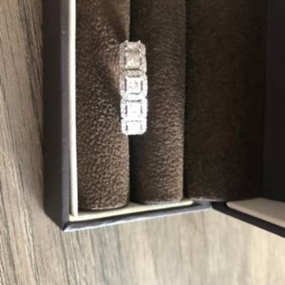 BRAND NEW Women's Wedding Band - Picture 3 of 5